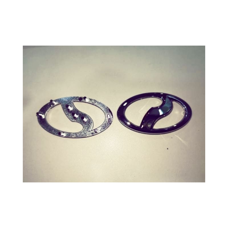 ORIGINAL PERODUA MYVI FIRST MODEL /VIVA STEERING WHEEL LOGO EMBLEM(ORIGINAL)