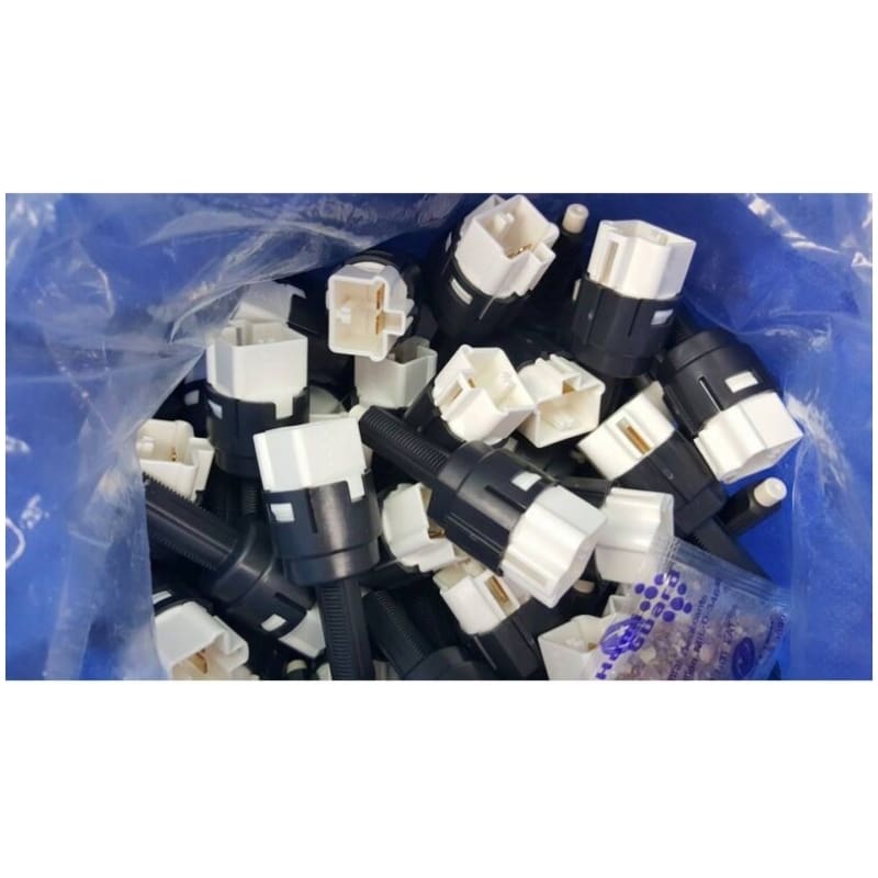 ORIGINAL BRAKE SWITCH PERODUA MYVI/VIVA/ALZA AND TOYOTA (84340-69025)