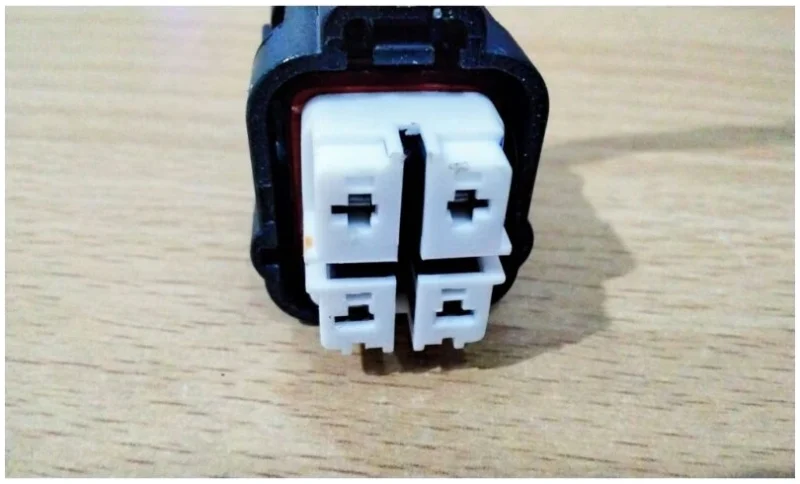 PERODUA MYVI KELISA KENARI 4PIN FUEL PUMP SOCKET CONNECTOR WITH HARNESS WIRE